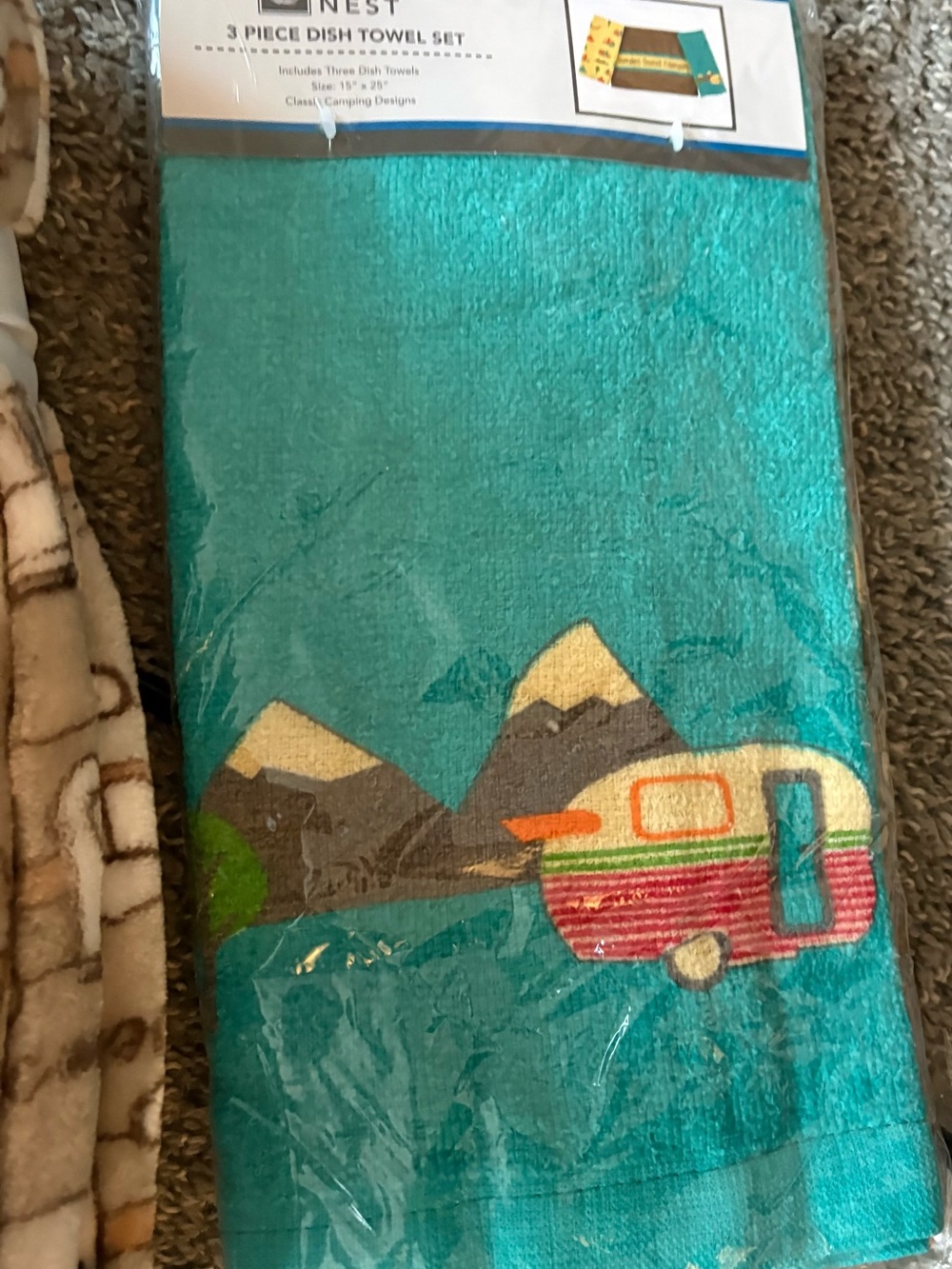 NWT Camping themed Items -2 Oversized Throws, 3 pack kitchen/hand towel. - Picture 5 of 6